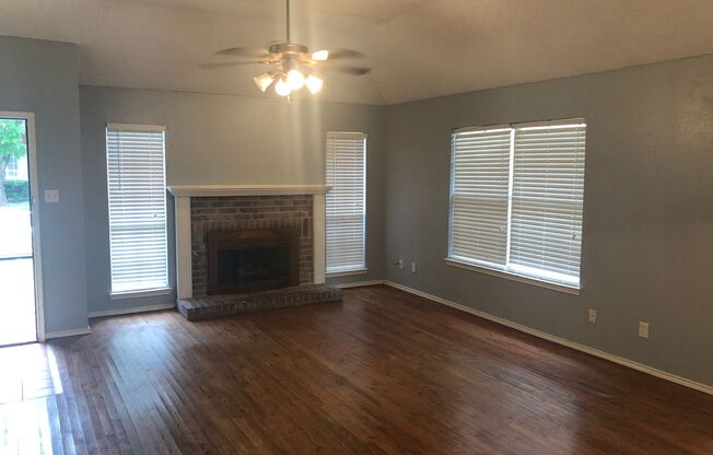 Lovely home in Villages of Valley Creek!