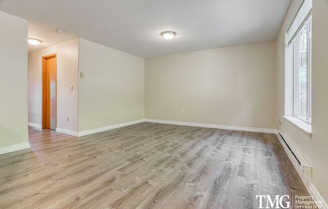 2 beds, 1 bath, 960 sqft, $1,525, Unit 114