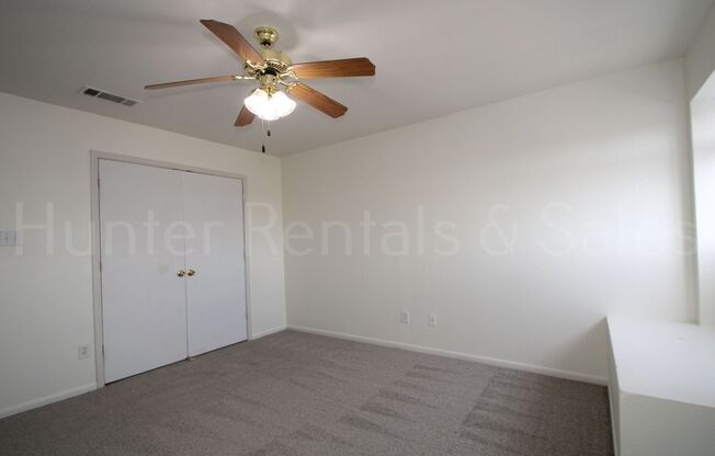 3 beds, 2.5 baths, $1,650