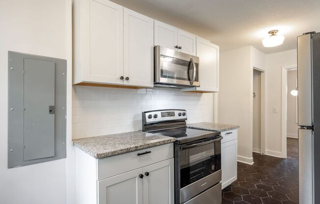 Limited Time Offer: Free Month Rent for this Spacious 3BR/1BTH!