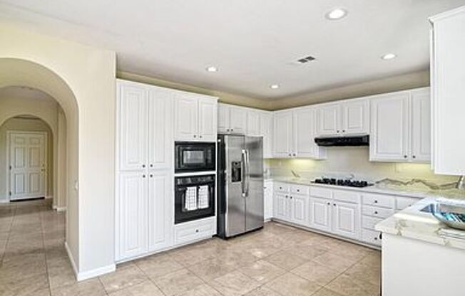 Stylish Torrey Santa Fe Living – 4 Bed, 2.5 Bath Gem