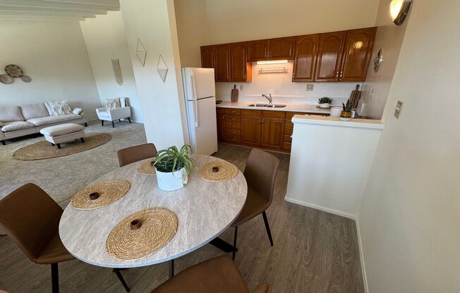 2 beds, 1 bath, 825 sqft, $2,445, Unit 14