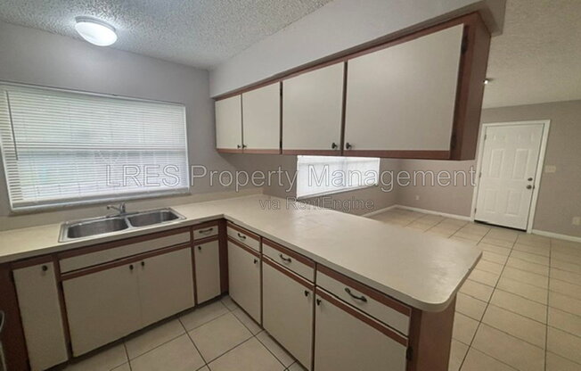 3 beds, 1.5 baths, 1,100 sqft, $1,599