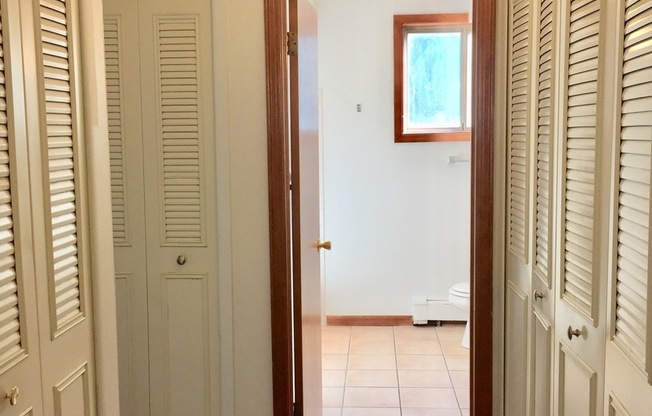 1 bed, 1 bath, 800 sqft, $1,195, Unit 11