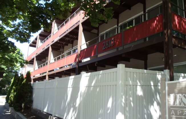 Leschi View Apartments