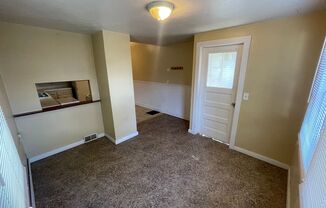 2 beds, 1 bath, 1,394 sqft, $1,050, Unit 1/2