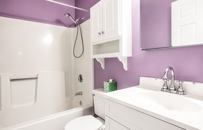 1 bed, 1 bath, 774 sqft, $1,900, Unit B37