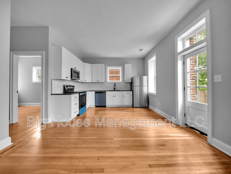 707 DRUID PARK LK DR
