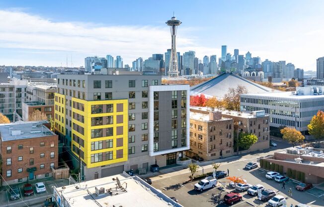 Niwa Apartments | Modern City Living in Lower Queen Anne | 1 Month Free or More!