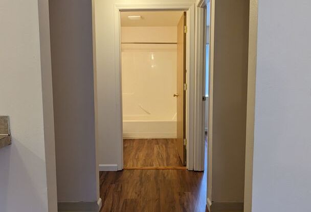 2 beds, 1 bath, 750 sqft, $1,425, Unit 26