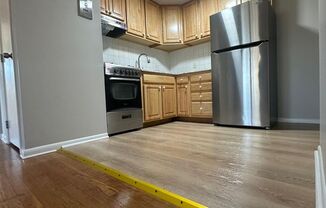 2 beds, 1 bath, $2,150, Unit 11