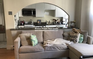 160 Saint Botolph St Apt 4S