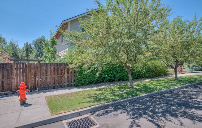 Bright, warm, and inviting 4-bedroom, 2.5-bath single-family home in beautiful NE Bend, Oregon