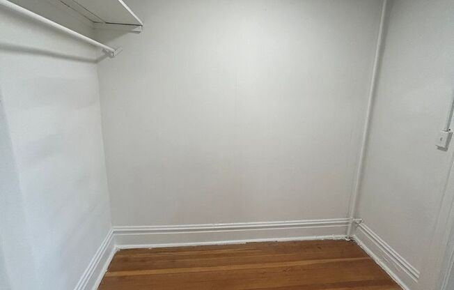 Studio, 1 bath, 435 sqft, $1,752, Unit C04