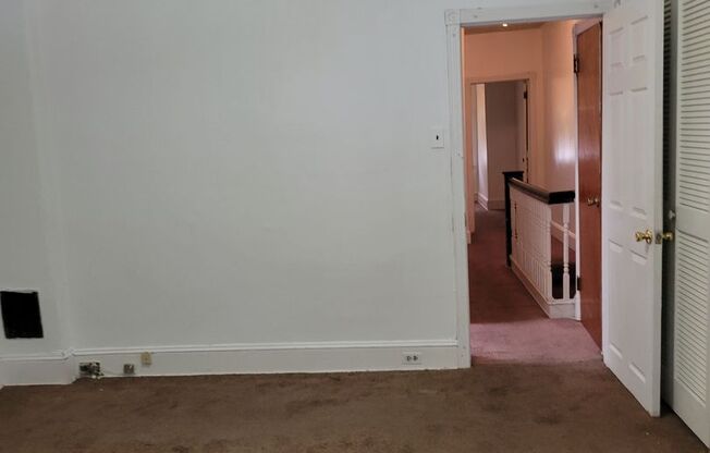 3 beds, 1 bath, $1,350