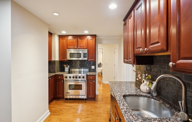 4 beds, 4 baths, 2,463 sqft, $12,000, Unit B811