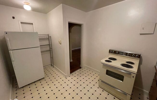 1 bed, 1 bath, $650, Unit 01