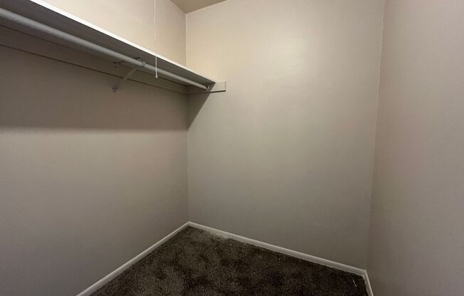 1 bed, 1 bath, $1,295, Unit 215