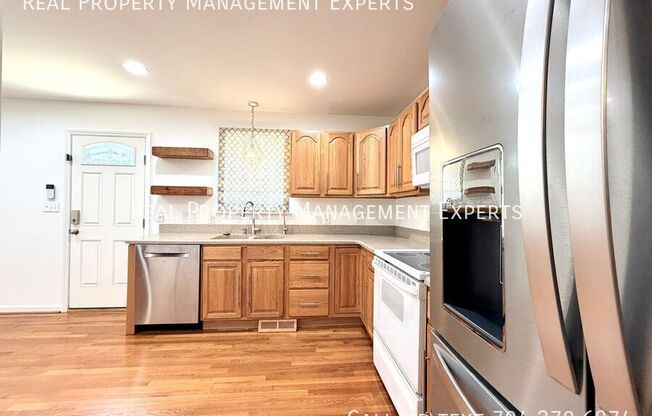 3733 HAYDEN DR