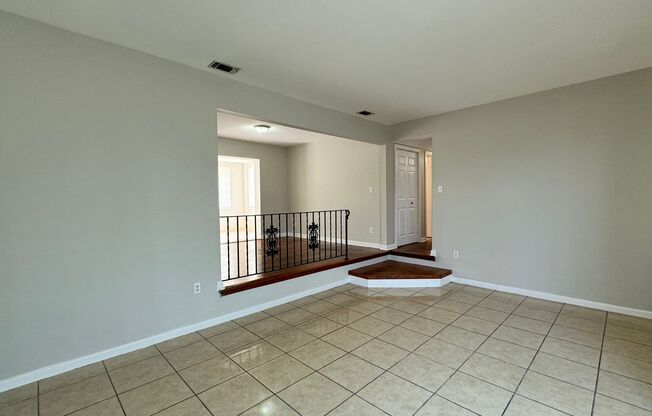 3 Bed, 2 Bath Family Home Located on the Westside!