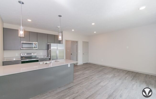 1 bed, 1 bath, 575 sqft, $1,095, Unit YH-4040