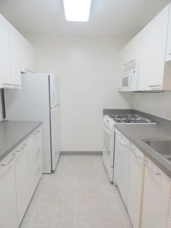 1 bed, 1 bath, 860 sqft, $3,250, Unit 804
