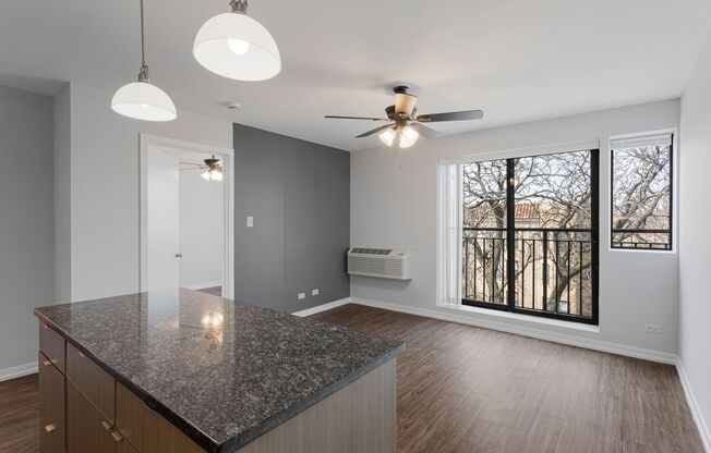 2 beds, 2 baths, 622 sqft, $2,450, Unit 407