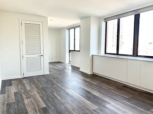 Studio, 1 bath, $3,925, Unit 12D