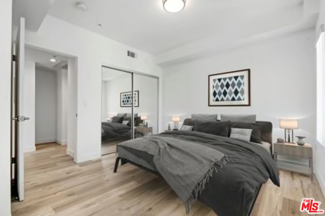 3057 W PICO BLVD