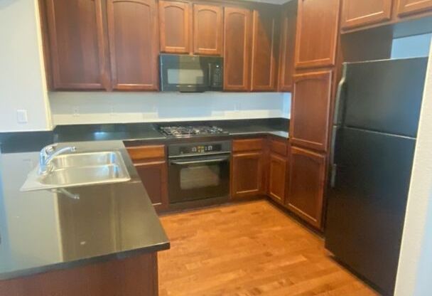 1 bed, 1 bath, $1,550