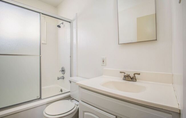 1 bed, 1 bath, $1,950, Unit Santa Clara Ave 1804 - H