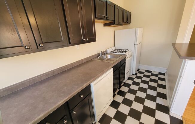 1 bed, 1 bath, $1,025, Unit 31