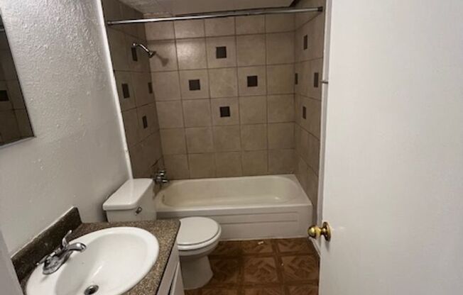 1 bed, 1 bath, $1,250, Unit 221