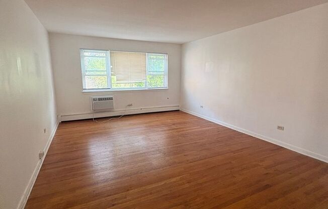 345 N Laverne Ave