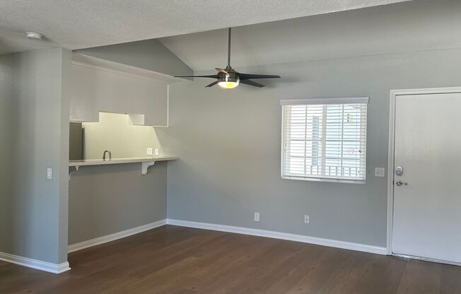 2 beds, 1 bath, 920 sqft, $2,750, Unit K9
