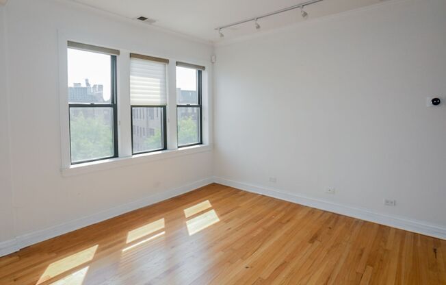 1 bed, 1 bath, 800 sqft, $2,350, Unit 626-2F