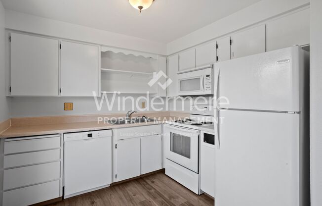 2702 E 31st