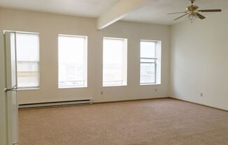 2 beds, 1 bath, $845, Unit 3