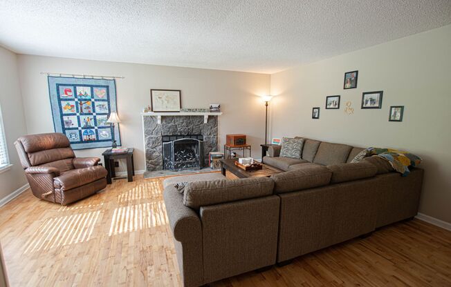 Pet Friendly Four Bedroom on Exit 8!