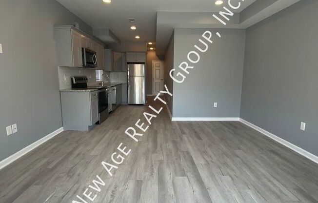 2 beds, 1 bath, $1,695