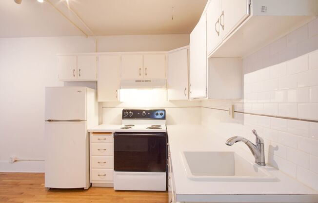 1 bed, 1 bath, $1,195, Unit 14