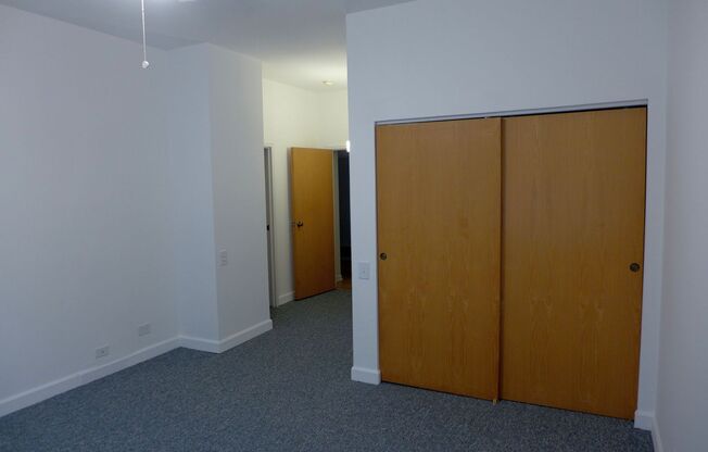 2 beds, 2 baths, 1,250 sqft, $2,950, Unit 07C