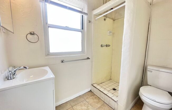 Central Apartments (4223)