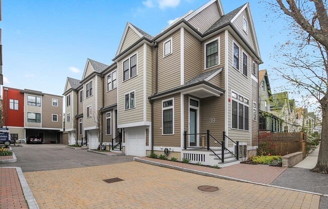 39 Elmwood St