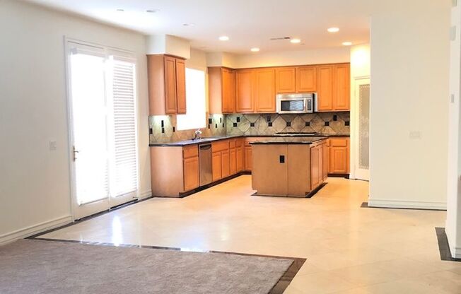 Gorgeously Spacious 5 bedroom Home for Rent in North Fontana