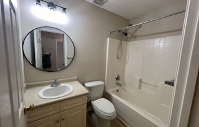 2 beds, 2 baths, $1,500, Unit E1