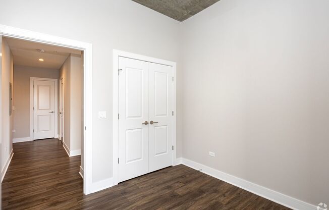 2 beds, 2 baths, 976 sqft, $3,250, Unit 3833-512