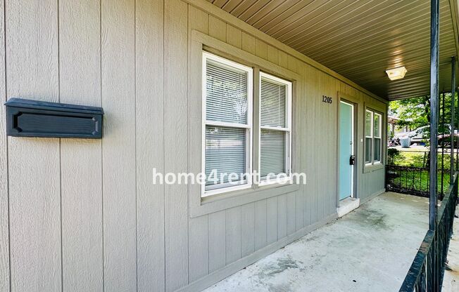Cozy, Ranch Style Home w/ Stainless Steel Appliances and a Fenced Yard!