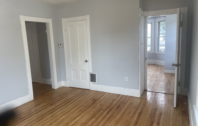 3 beds, 1 bath, 1,100 sqft, $2,850, Unit 2