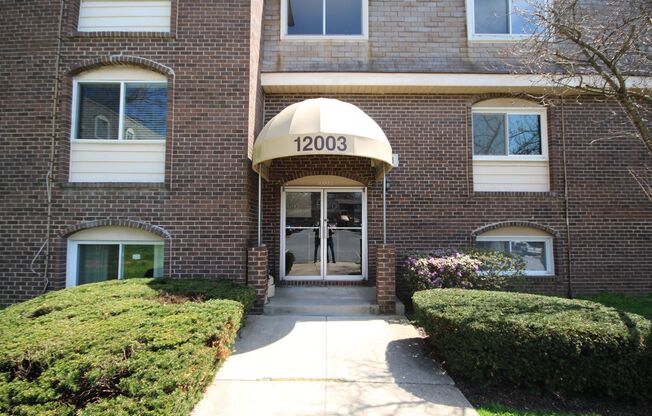 *Ask about our move-in specials!*  1 Bedroom Condo in Reisterstown!